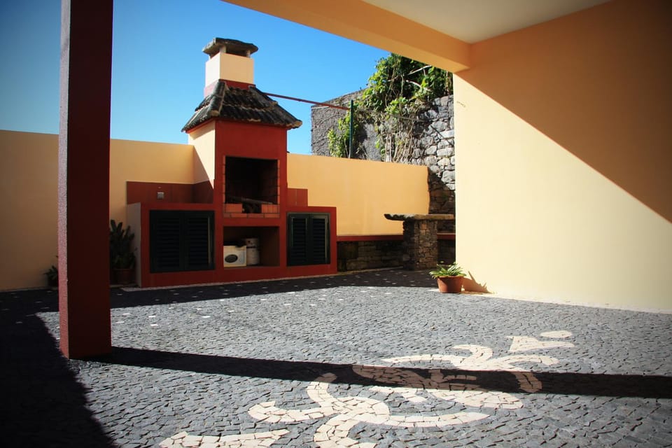 Property building, Patio, Facade/entrance, BBQ facilities