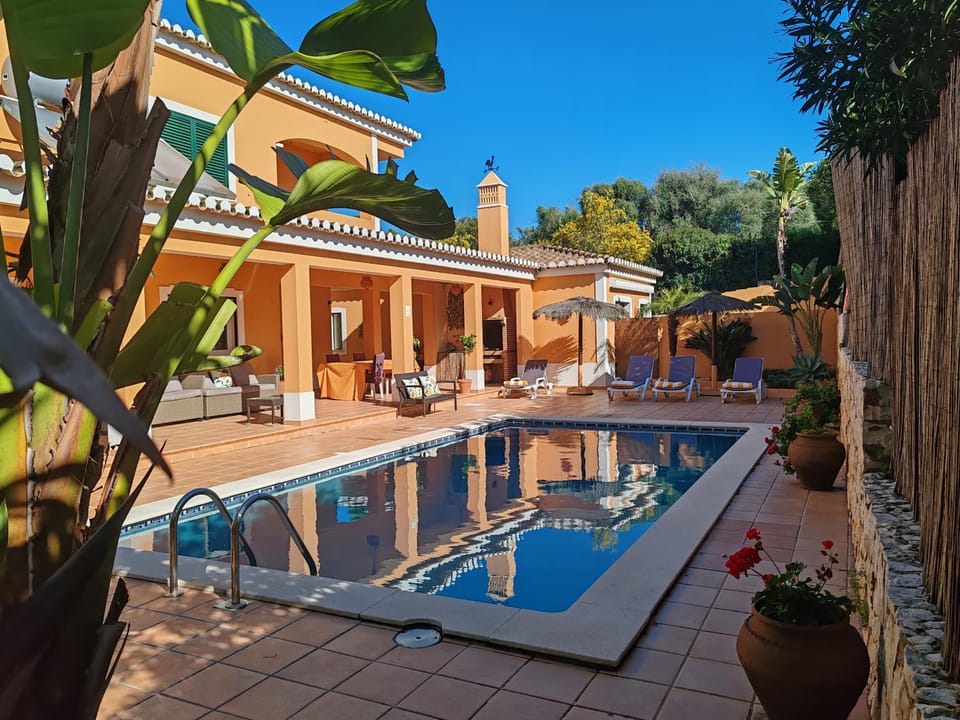 "Orange Tree Villa in Alvor - South - facing Family Villa with Private Poll" Villa in Alvor