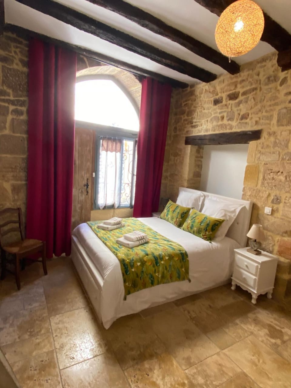 Photo of the whole room, Bedroom