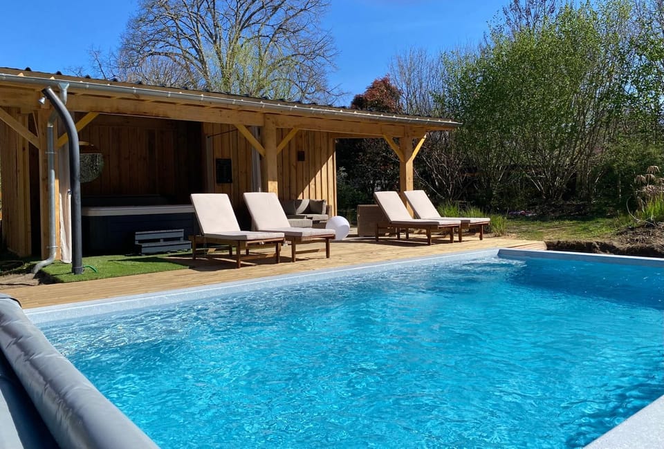 Swimming pool, Swimming pool