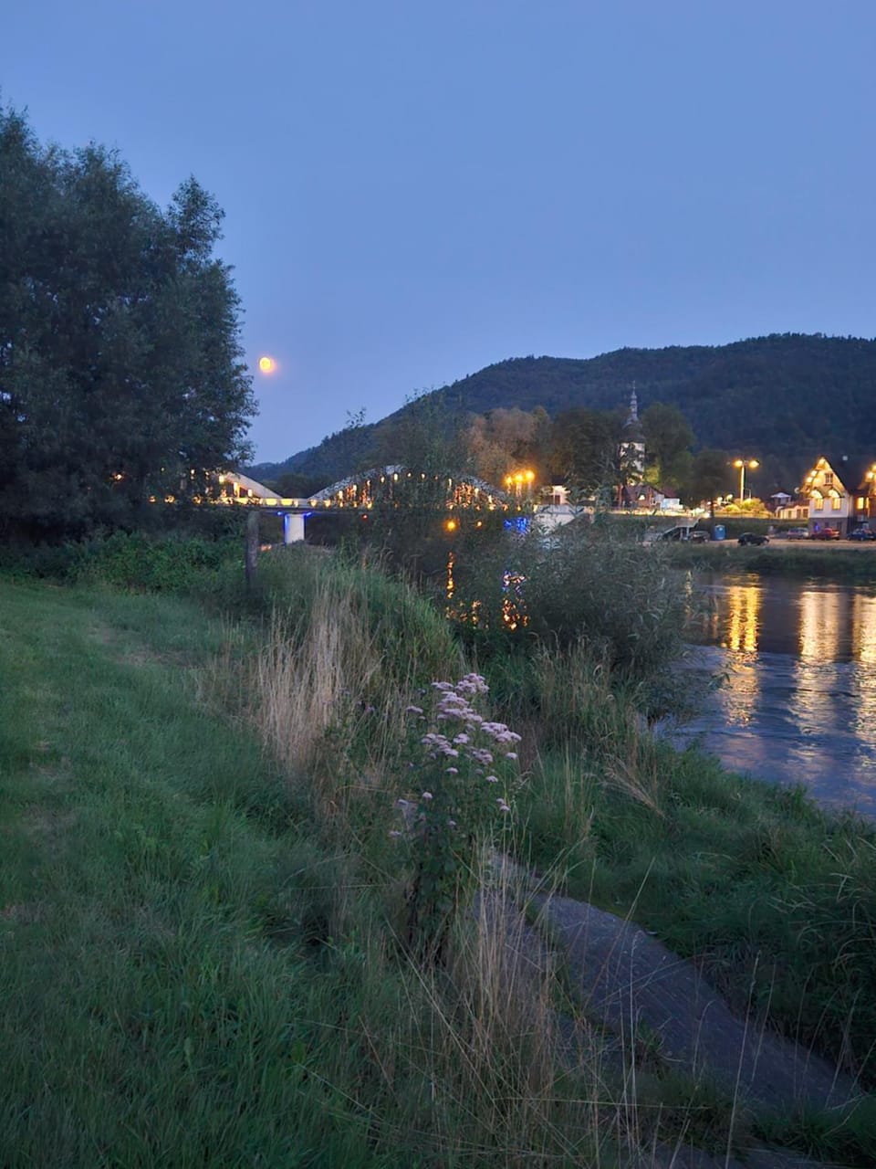 Nearby landmark, Natural landscape