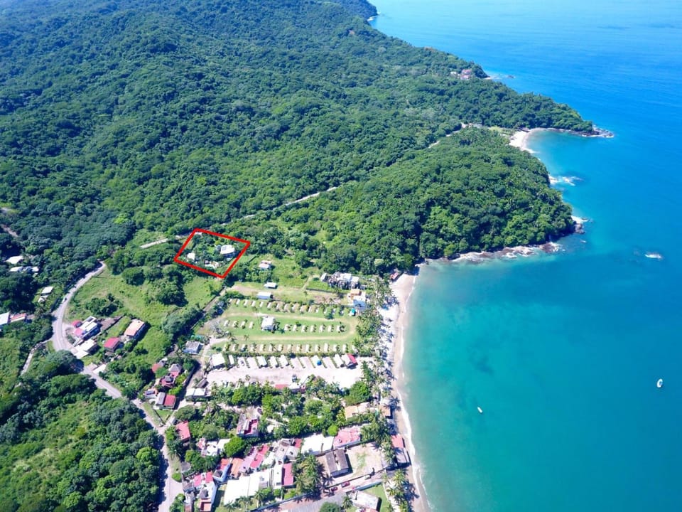 Property building, Natural landscape, Bird's eye view, Beach, Area and facilities