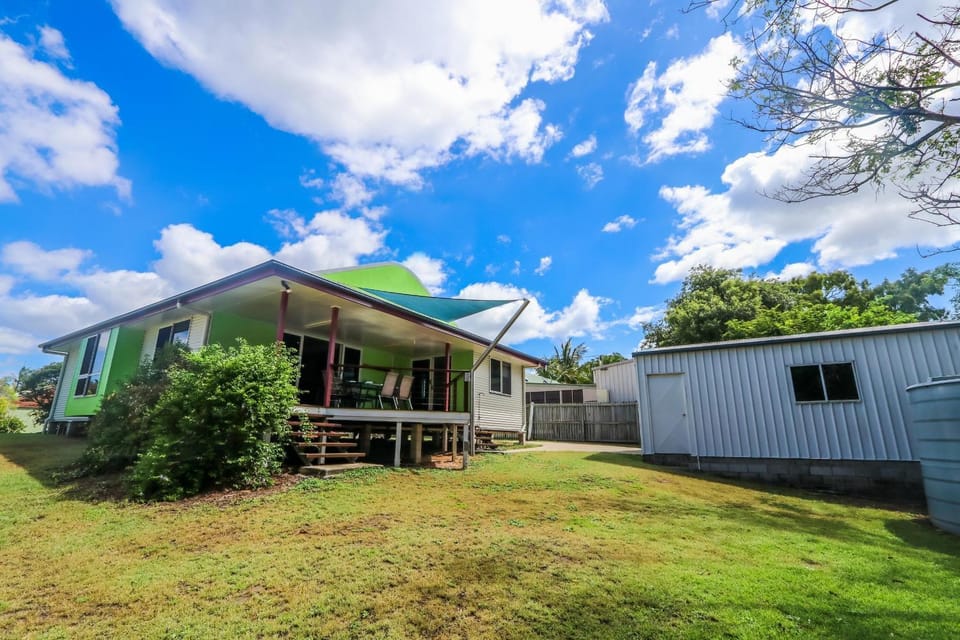 McLeods • Pet-Friendly Central Beach House for 6 House in Agnes Water