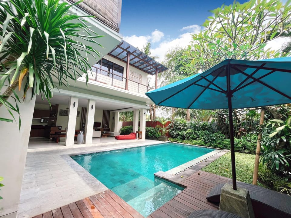 Property building, Pool view, Swimming pool