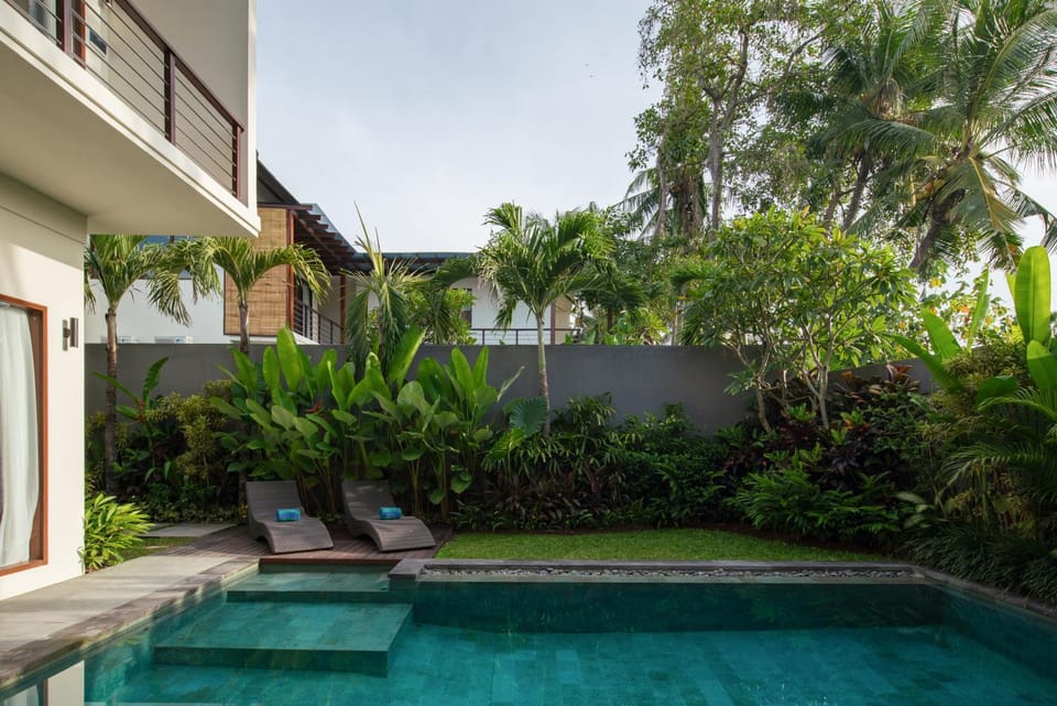 Property building, Pool view, Swimming pool