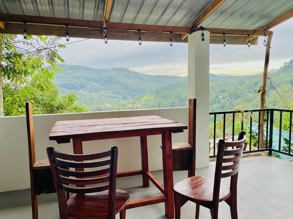 Patio, View (from property/room), Balcony/Terrace, Dining area, Mountain view