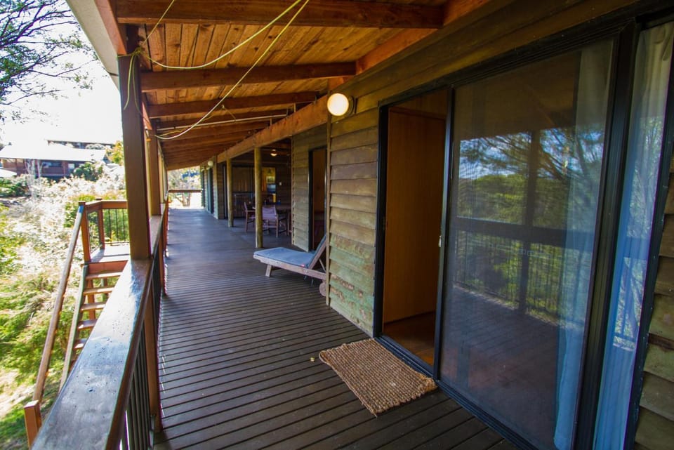 Bimbimbi • Coastal Hideaway • 2BR 1770 Views House in Seventeen Seventy