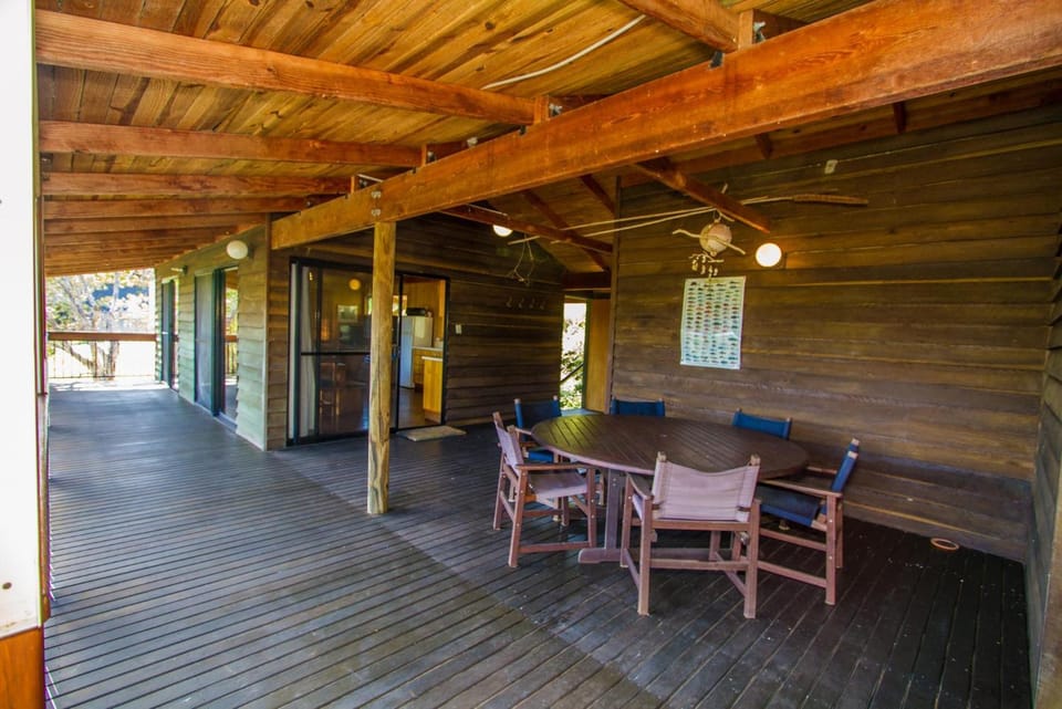 Bimbimbi • Coastal Hideaway • 2BR 1770 Views House in Seventeen Seventy