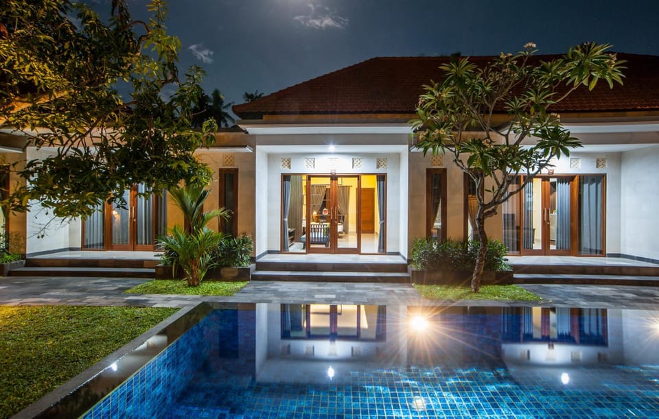 Natural landscape, Pool view, Swimming pool, Swimming pool