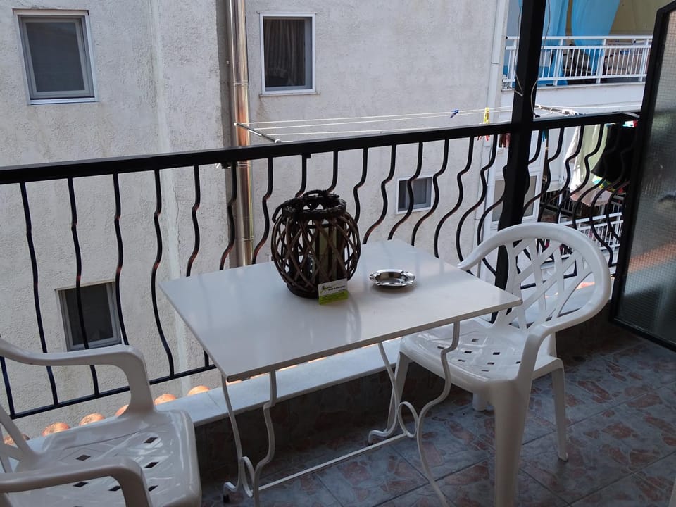 Patio, Balcony/Terrace, Garden view, Mountain view
