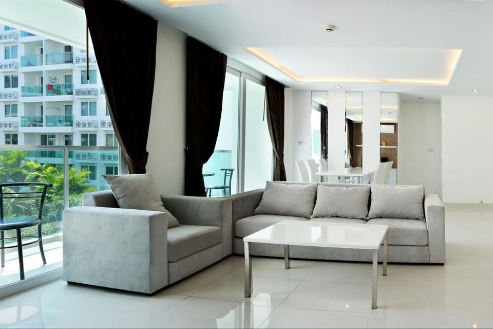 Living room, Photo of the whole room, Decorative detail, Seating area