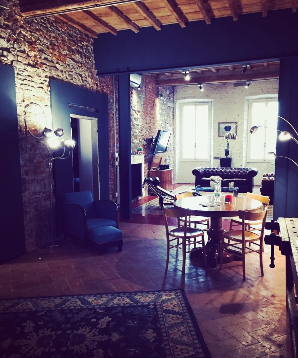 Communal lounge/ TV room