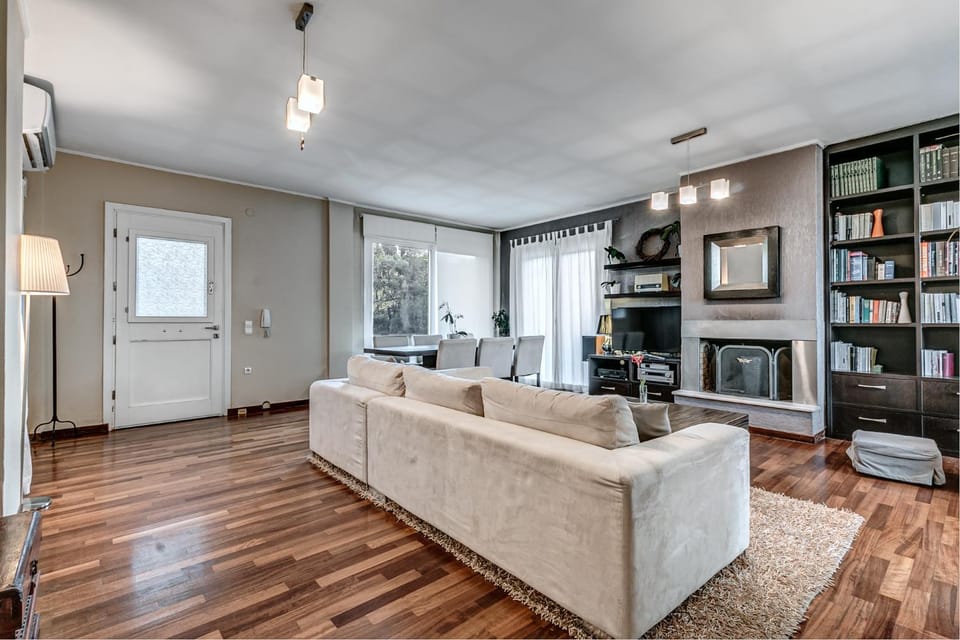 Library, Living room, Seating area