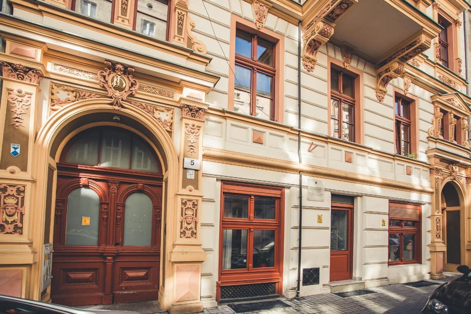 Property building, Facade/entrance