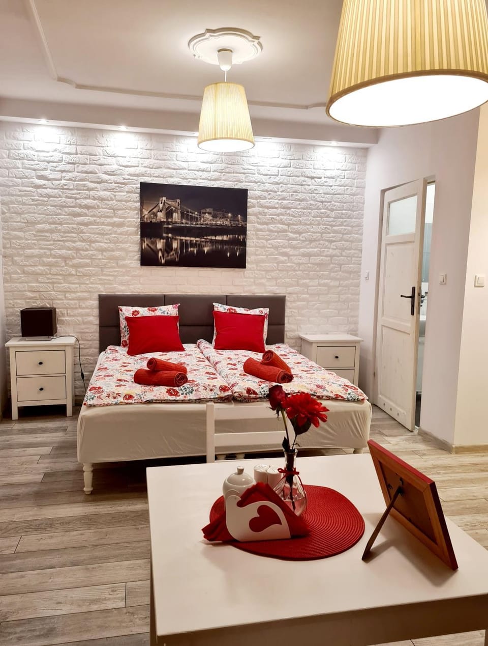 Bed, Photo of the whole room