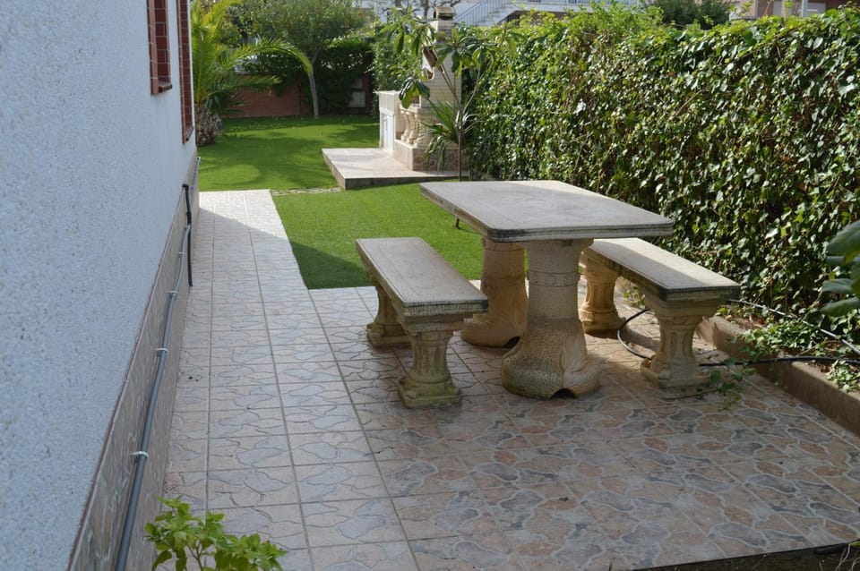 Property building, Garden