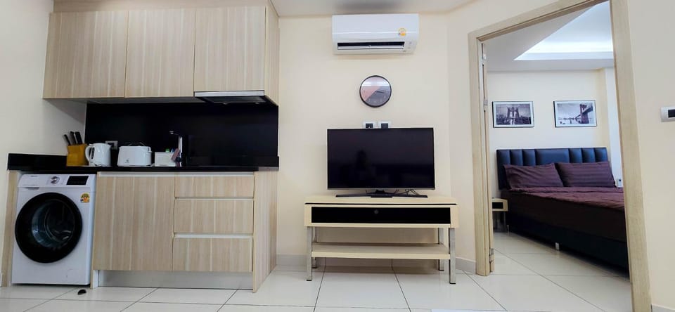 Bed, TV and multimedia