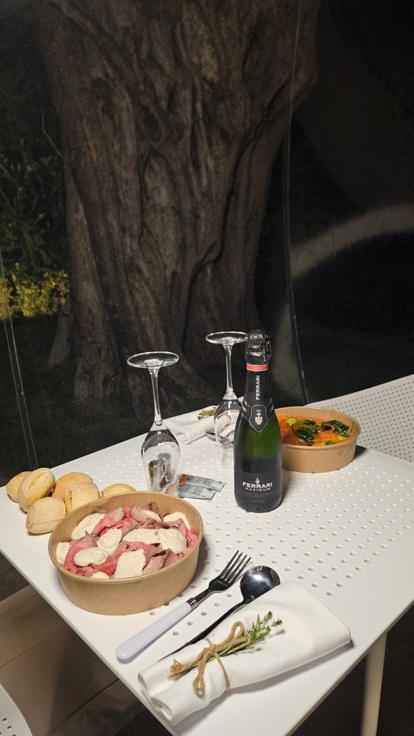 Food and drinks, Food, Dinner, Alcoholic drinks