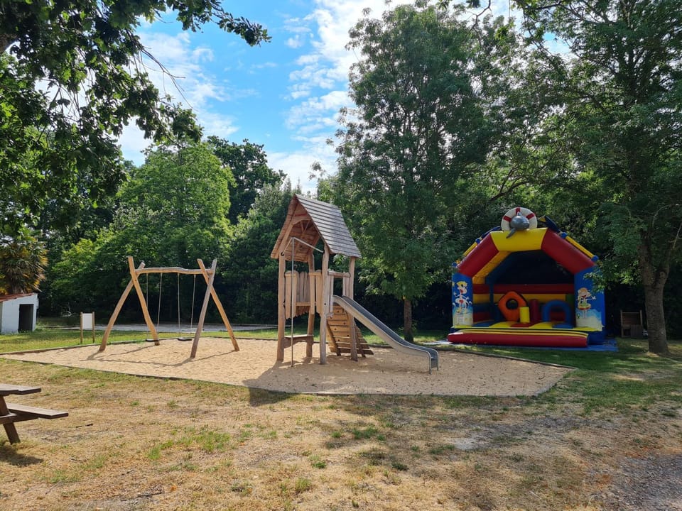 Camping Fleur d'Oleron Campground/ 
RV Resort in Nouvelle-Aquitaine