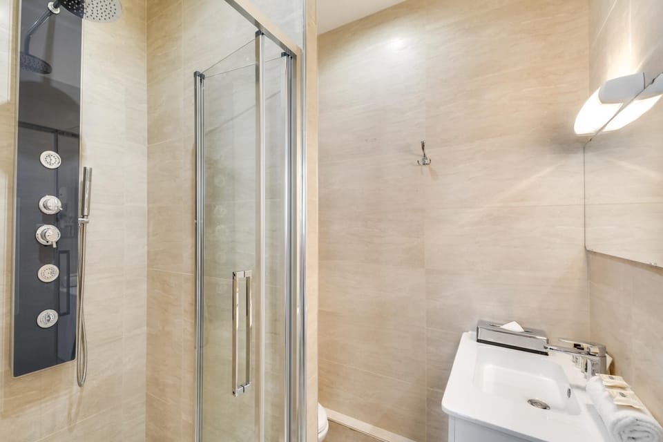 Shower, Bathroom
