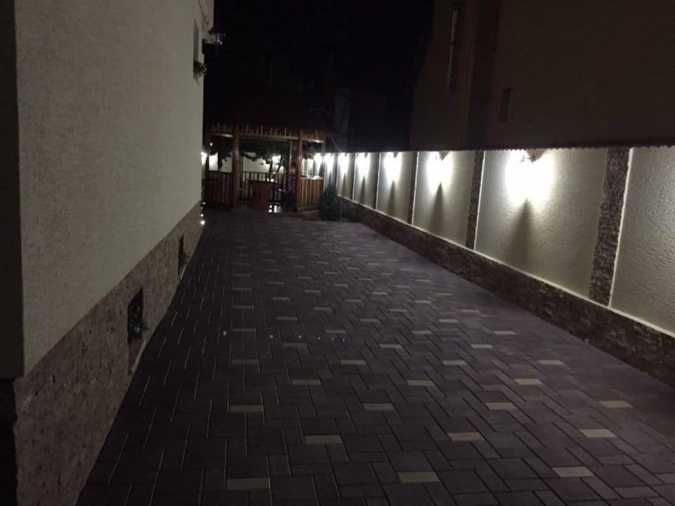Night, On site