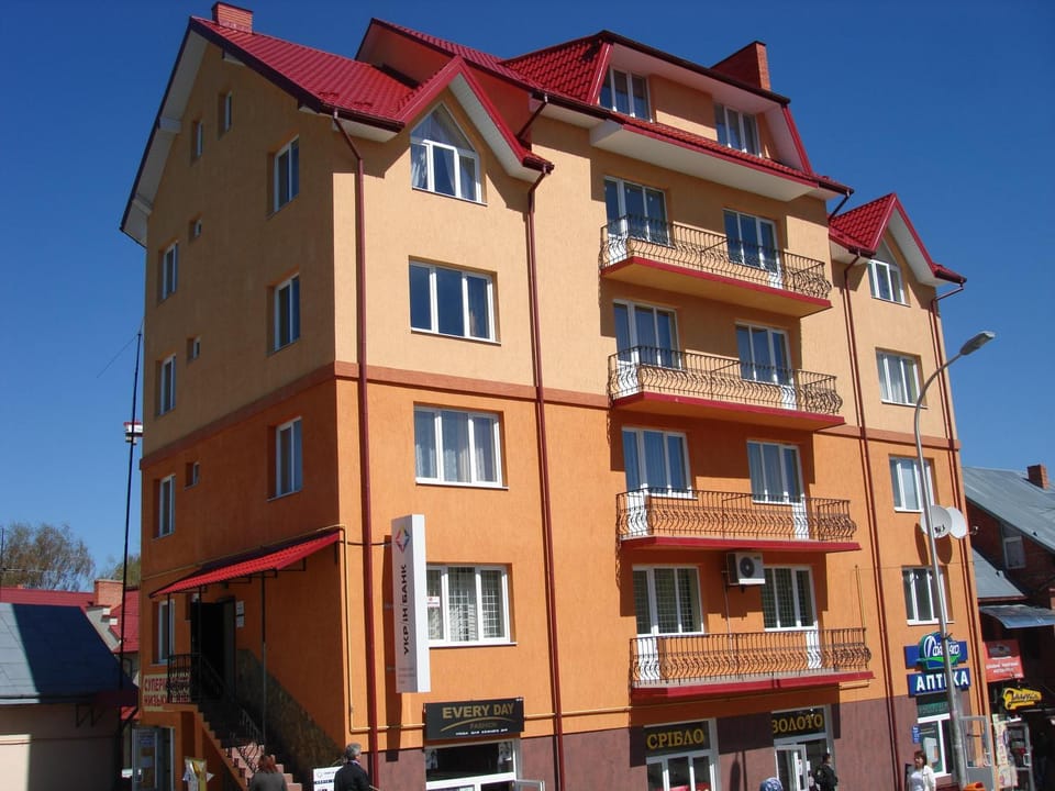 Facade/entrance, Street view