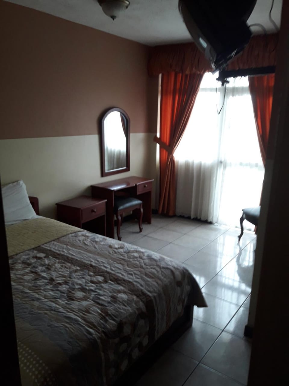 Bed, People, Photo of the whole room, River view