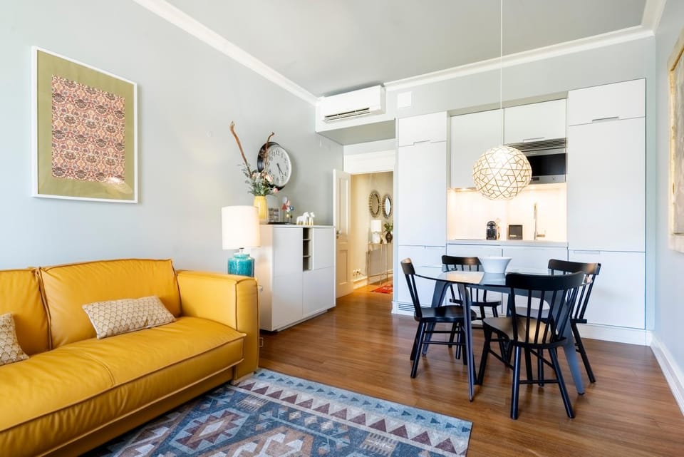 Kitchen or kitchenette, Living room, Dining area