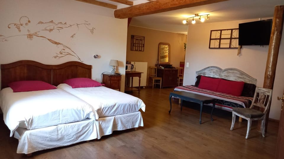 Photo of the whole room