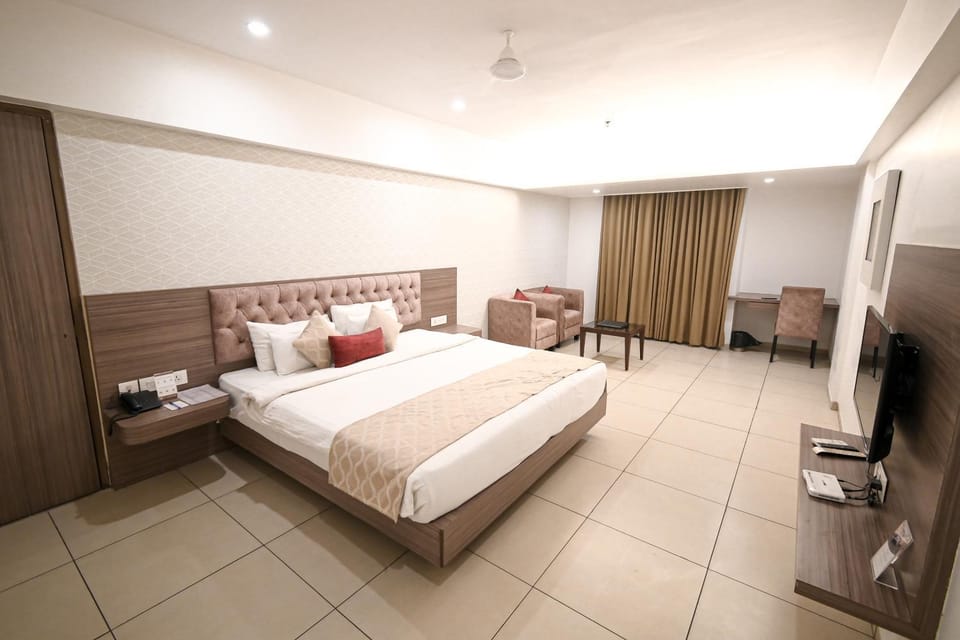 Bed, Photo of the whole room, Bedroom