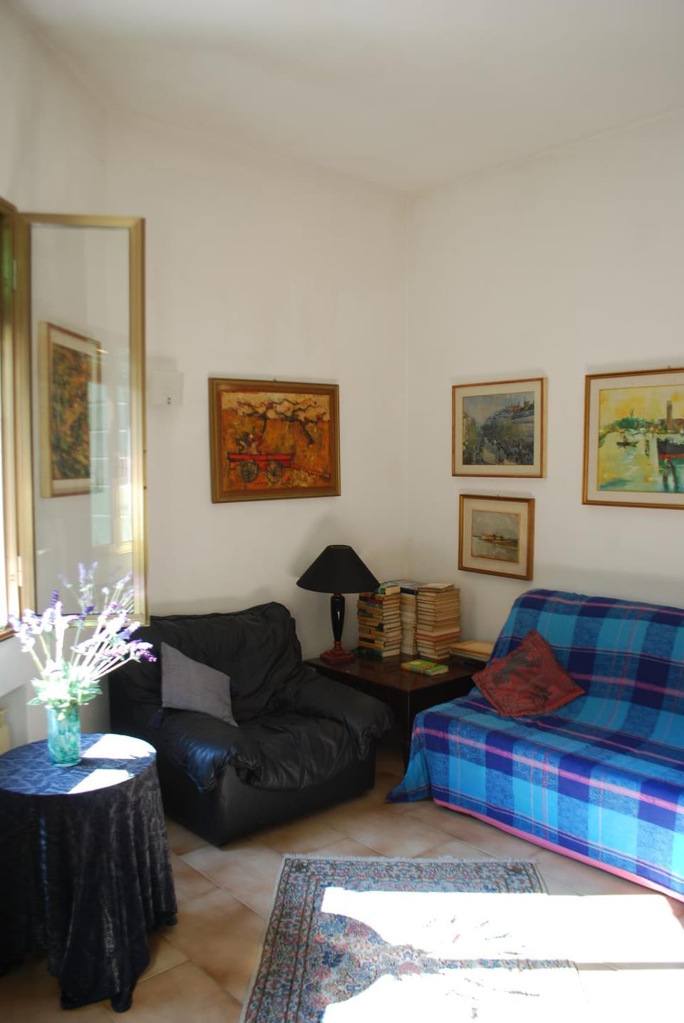 Day, Living room