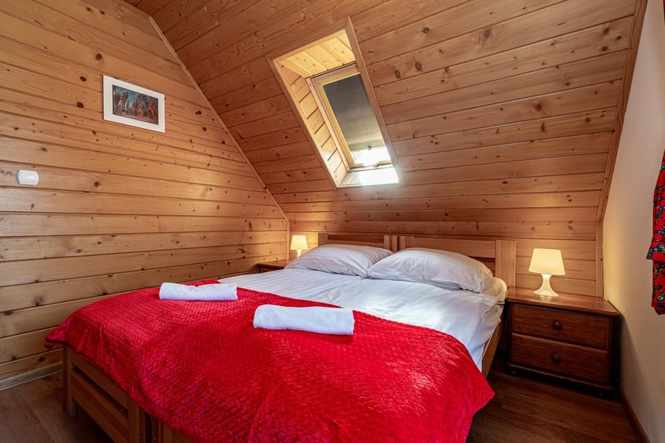 Photo of the whole room, Bedroom, Garden view, Breakfast, Family, furniture, locker, towels
