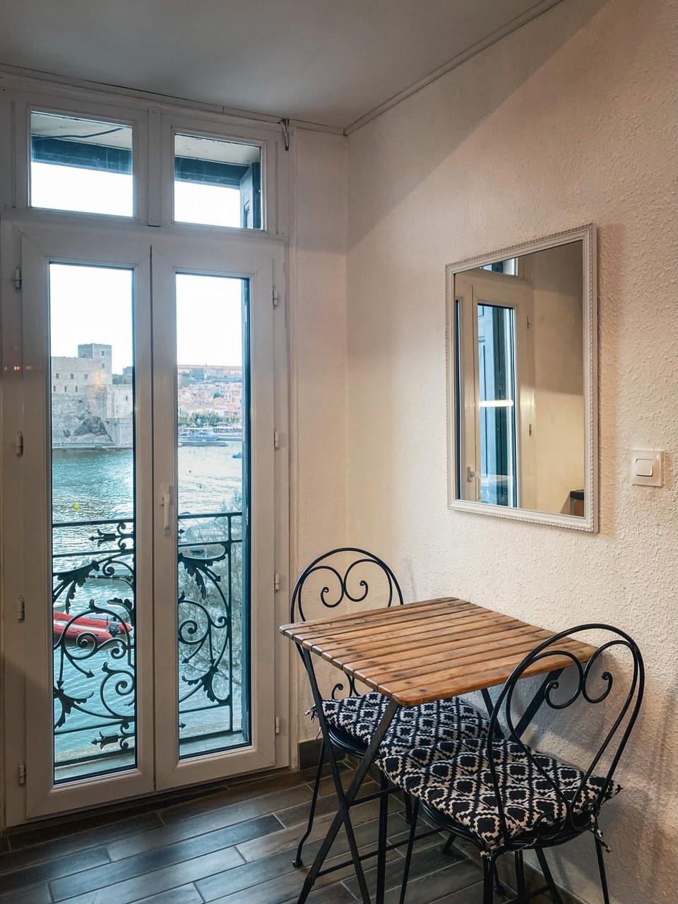 Dining area, City view, Landmark view, Sea view
