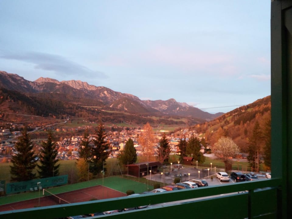 Balcony/Terrace, Mountain view