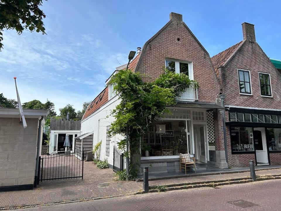 Ruim appartement met terras rustig gelegen, centrum Bergen Apartment in Bergen