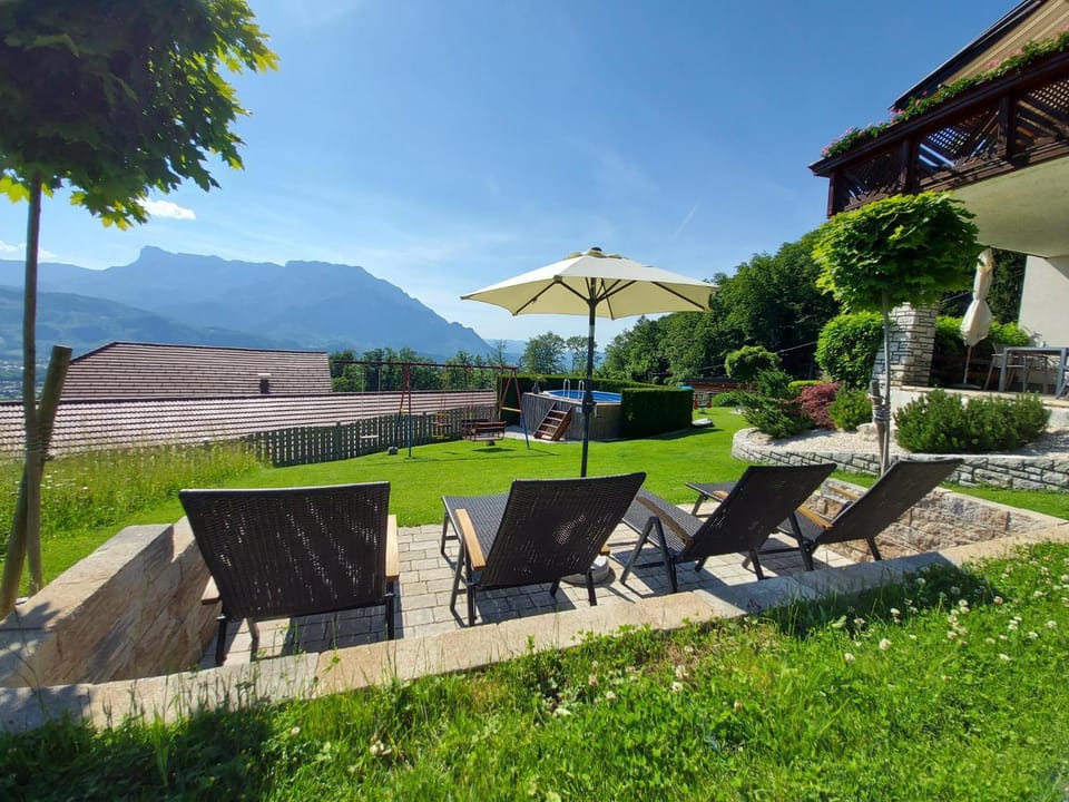 Garden, View (from property/room), Mountain view, sunbed