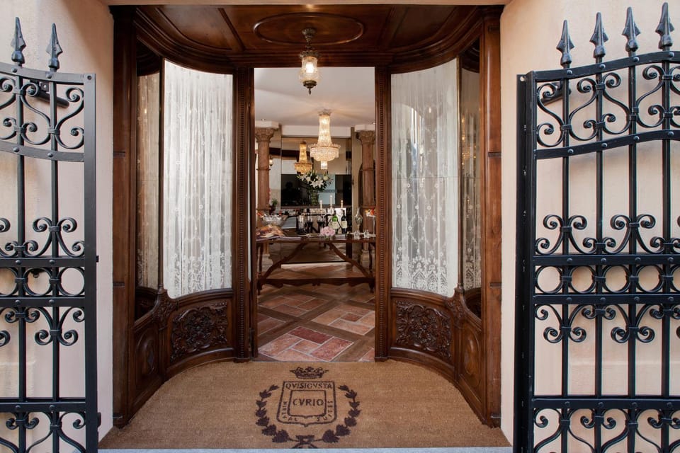 Facade/entrance, Lobby or reception