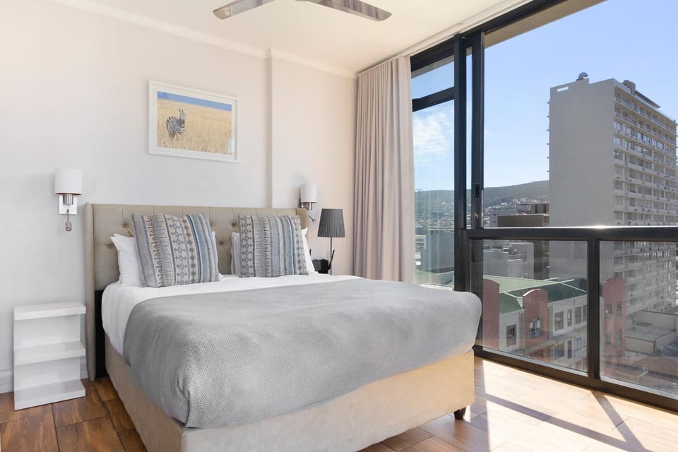 Bedroom, City view