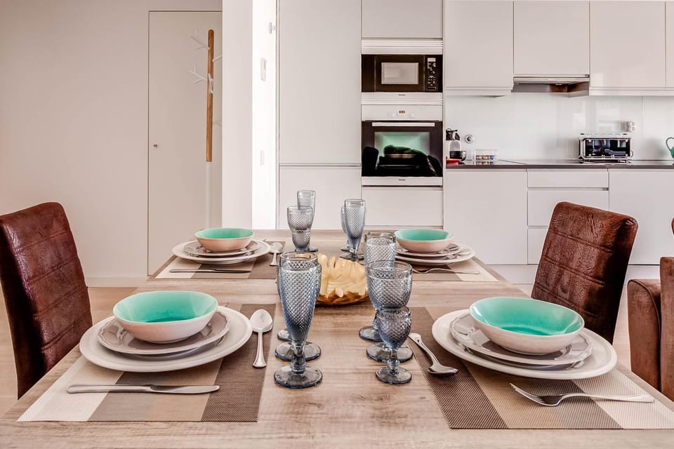 Kitchen or kitchenette, Dining area, Food