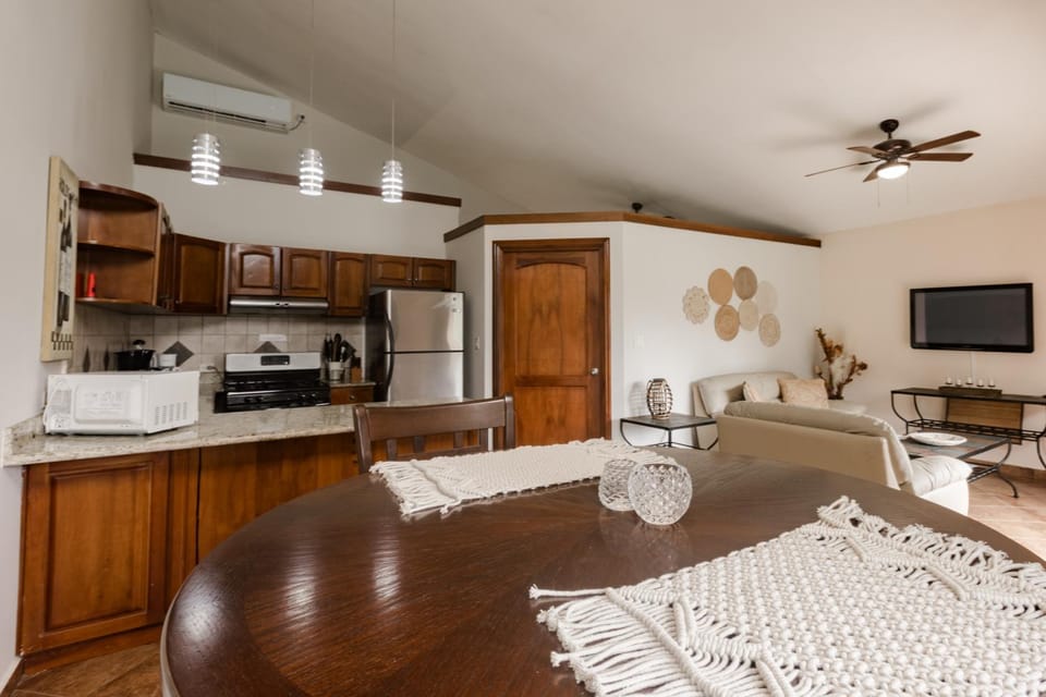 Kitchen or kitchenette, Living room