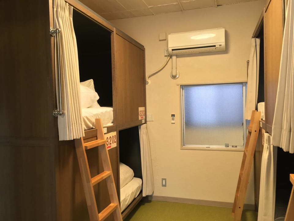 Photo of the whole room, bunk bed