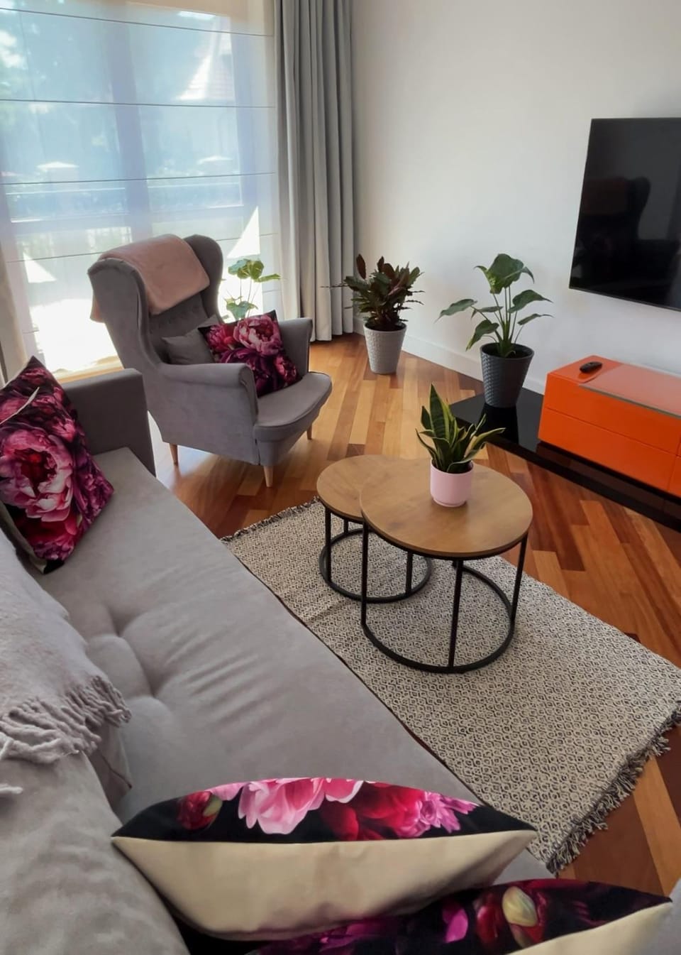 Communal lounge/ TV room, TV and multimedia, Living room, Seating area