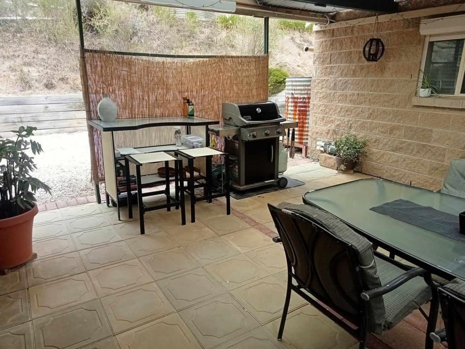 BBQ facilities, Seating area, Dining area