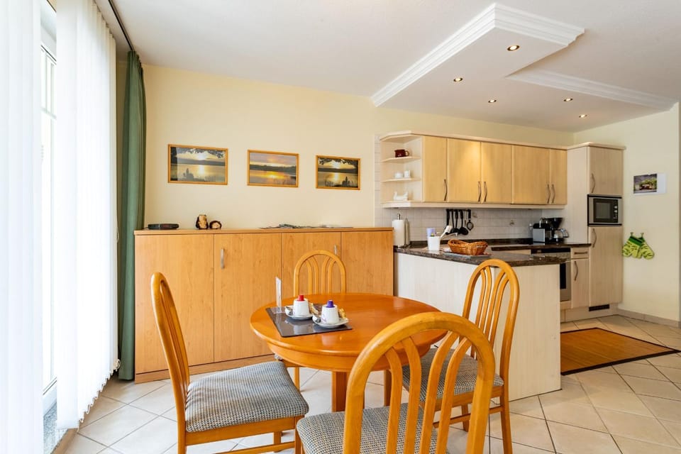 Dining area, dishwasher, minibar, pet friendly, stove, kitchen
