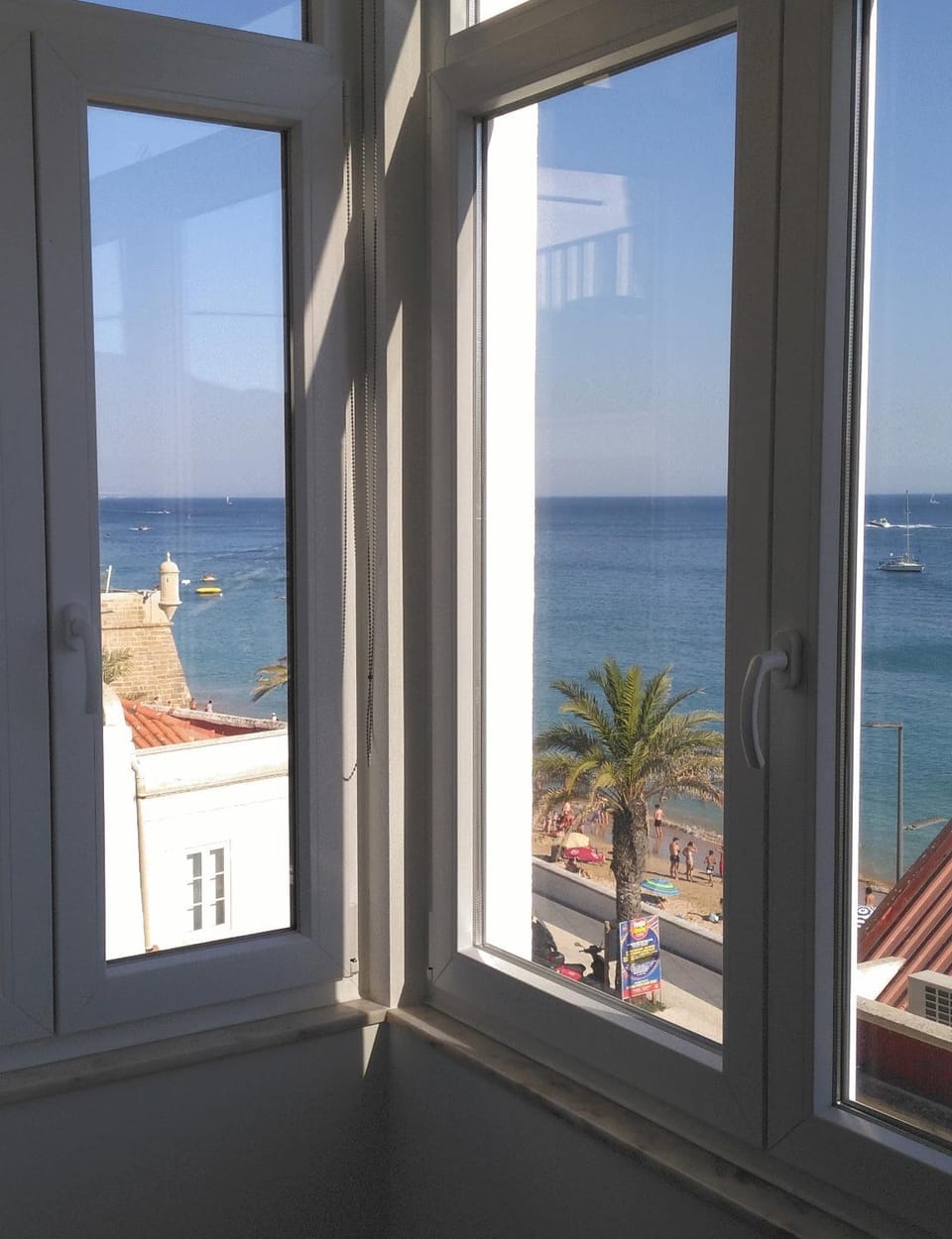 Day, On site, Sea view, Street view