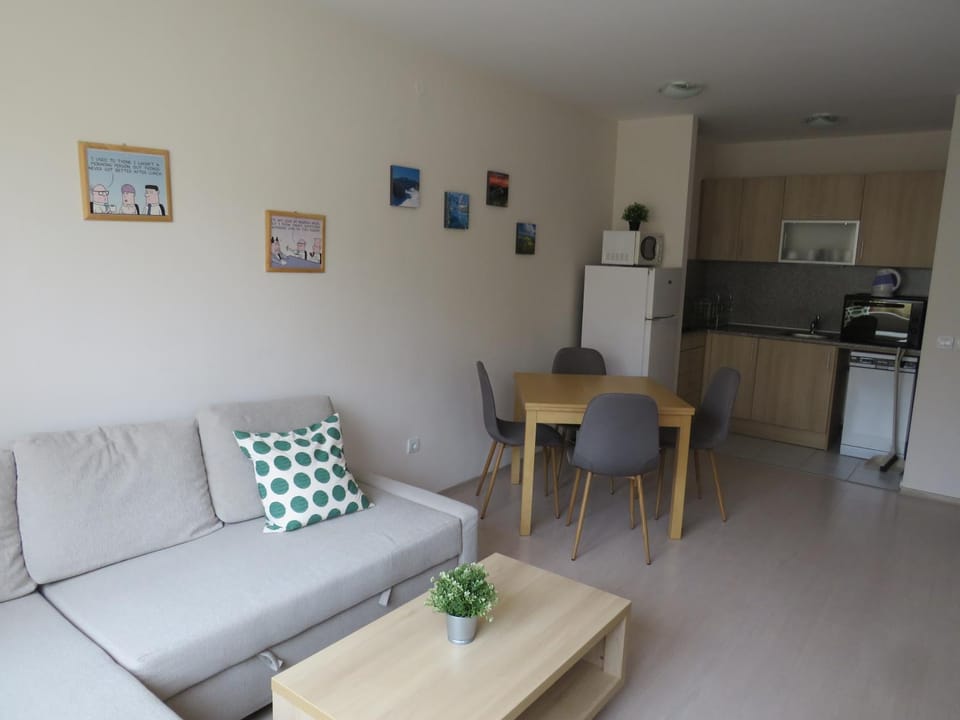 Kitchen or kitchenette, Living room, Dining area