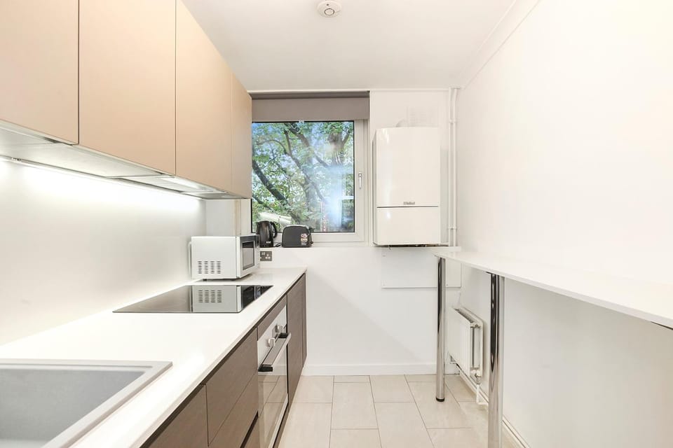 Day, Kitchen or kitchenette