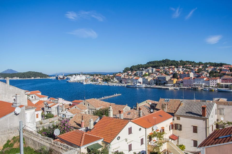 City view, Sea view