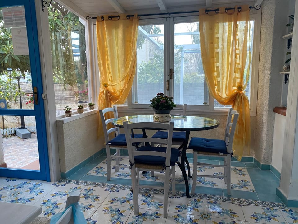 Seating area