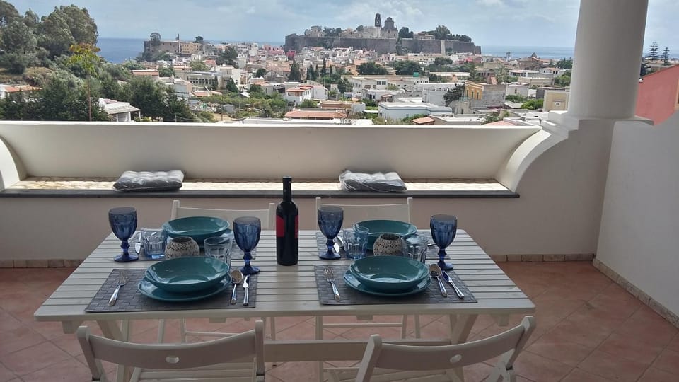 City view, Sea view